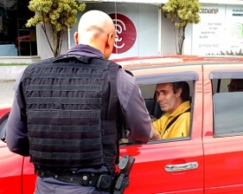 Ação do Maio Amarelo conscientiza motoristas no Paissandu | A Voz da Serra