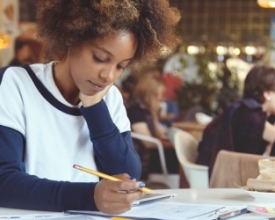 Aumenta a presença de ex-alunos de escolas públicas nas universidades | Jornal A Voz da Serra