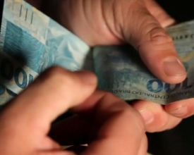 No Brasil, pobres pagam três vezes mais impostos do que os super-ricos | A Voz da Serra