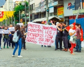 Saúde e educação promovem manifestação no desfile cívico | A Voz da Serra