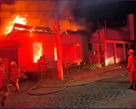 Incêndio destrói restaurante no bairro Ypu  | A Voz da Serra