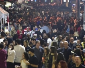 Primeiro carnaval desde a pandemia lota o Centro de Friburgo como nunca | Jornal A Voz da Serra
