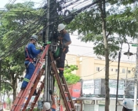 Energisa coordena mutirão de limpeza nos postes | Jornal A Voz da Serra