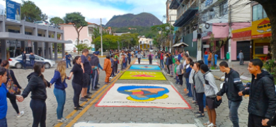 Solenidade de Corpus Christi: Um espetáculo de cores, dedicação, devoção e fé  | A Voz da Serra