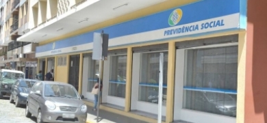 Descontos indevidos em aposentadorias derrubam presidente do INSS  | A Voz da Serra
