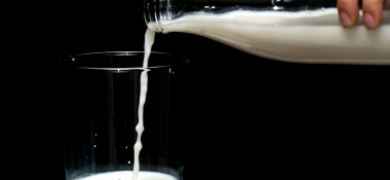 Preço do leite dispara e surpreende consumidores | A Voz da Serra