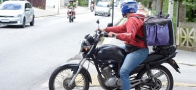 Mais da metade dos motociclistas não têm CNH | A Voz da Serra