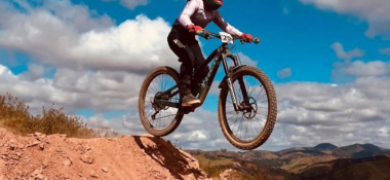 Pequena Maria Clara Baeta conquista primeira vitória no Carioca de Downhill | Jornal A Voz da Serra