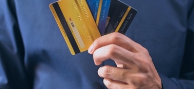 Metade dos consumidores tem três ou mais cartões de crédito | A Voz da Serra