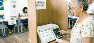 Mais idosos nas eleições: Público 60+ já representa 23% do eleitorado brasileiro em 2026 | A Voz da Serra