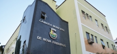 Foto da fachada do prédio da Câmara Municipal de Nova Friburgo